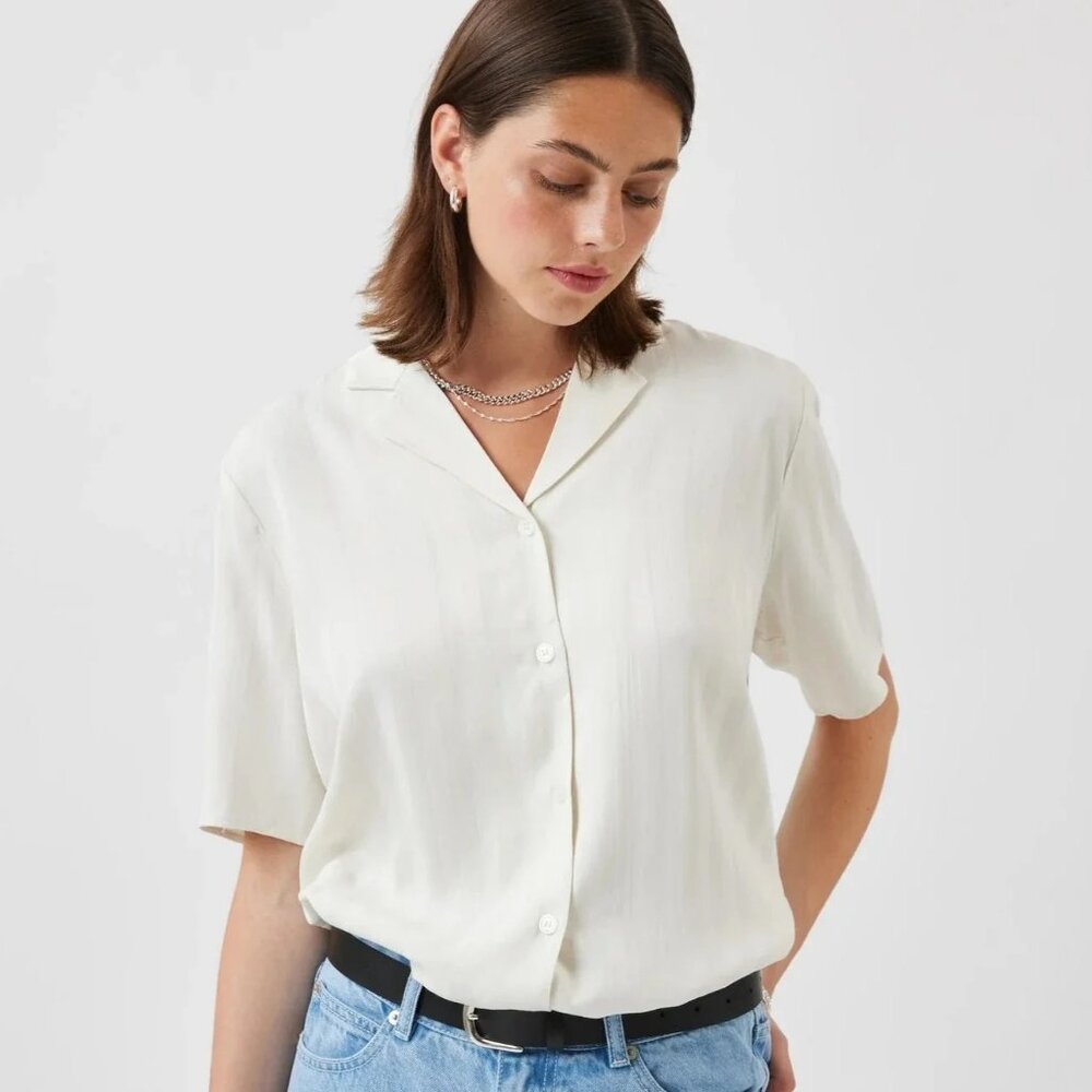 Women's Ailas Short Sleeved Shirt In Coco Milk by Minimum, size L